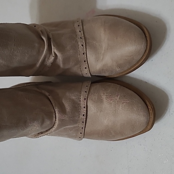 Very G boots size 7 - Picture 4 of 10